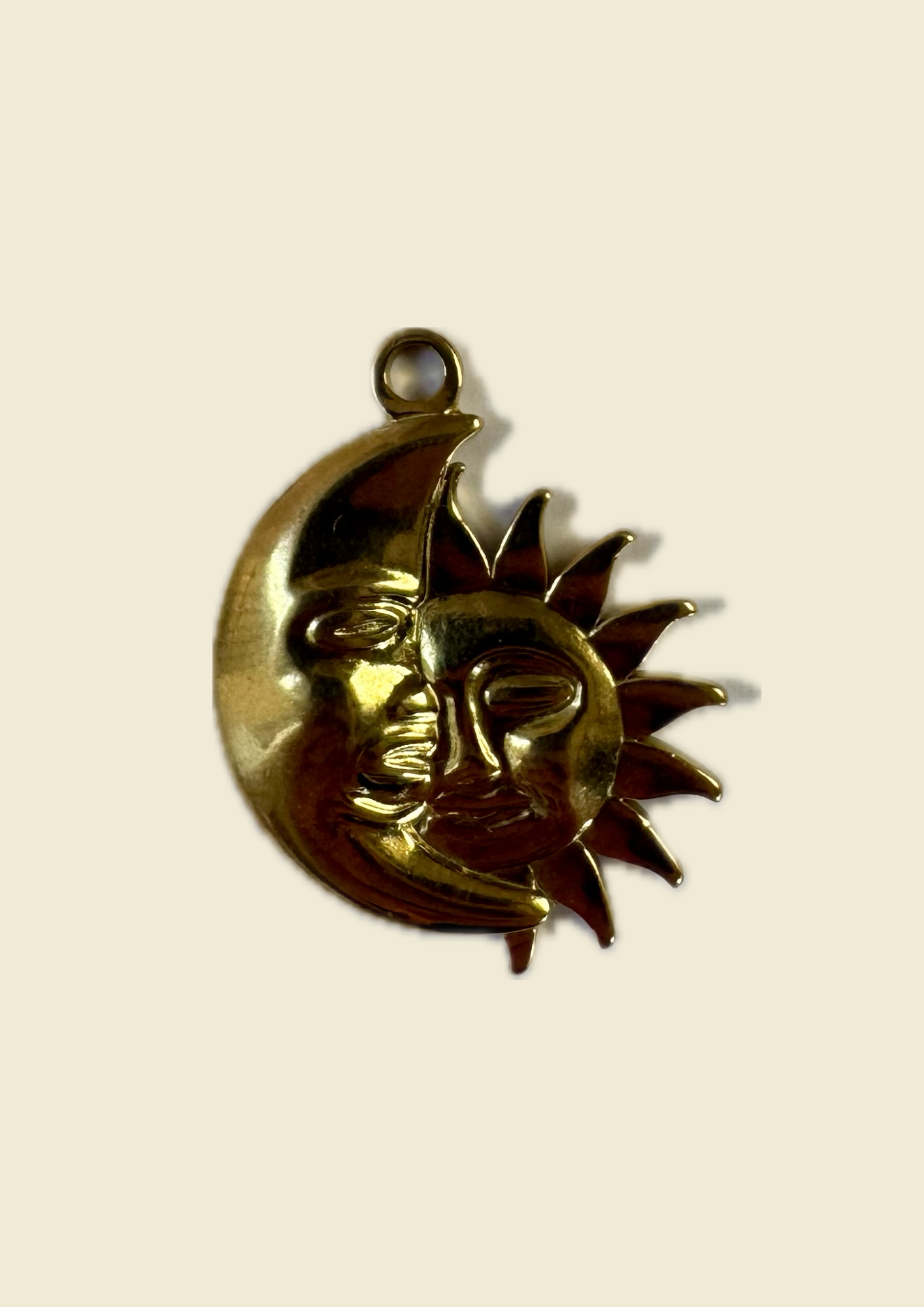 Charms lune ensoleillée